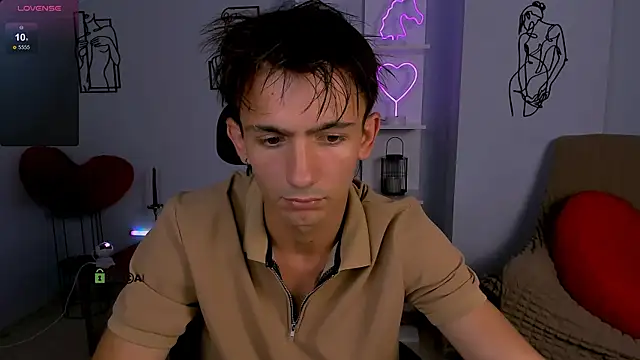 Snapshot of tobi_yours chatting on September 11, 7:35 pm tobi yours online show from September 11, 7:35 pm