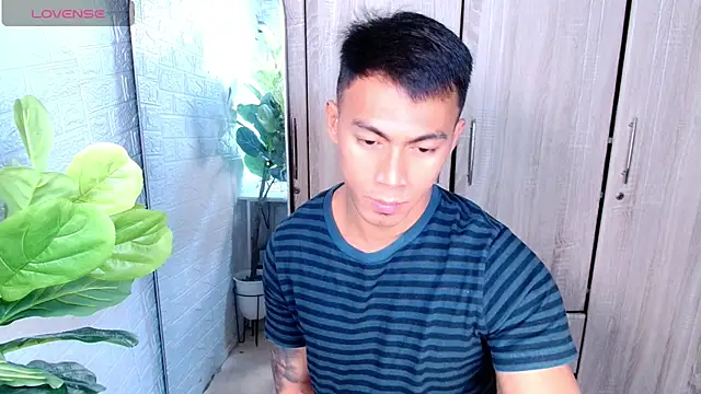 PinooyMilker online show from February 25, 12:39 pm