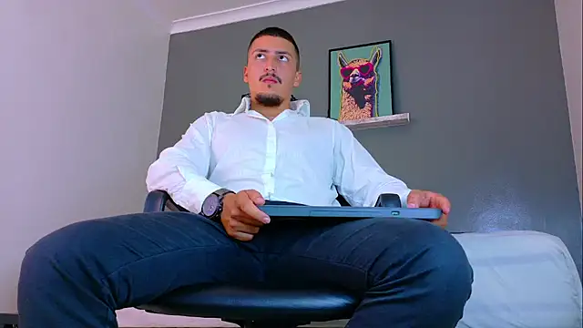 MrFox   online show from April 15, 7:58 pm