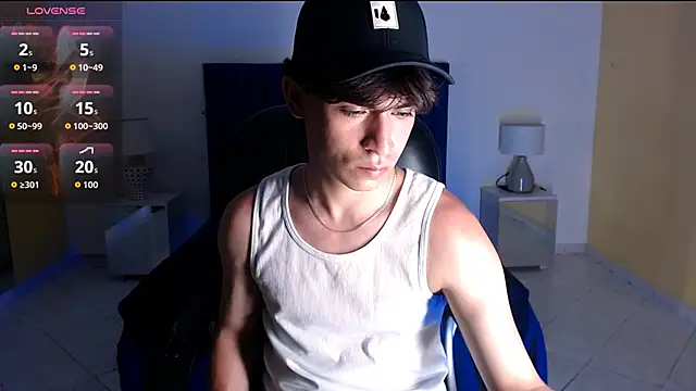 RoberthAlv online show from March 2, 1:40 pm