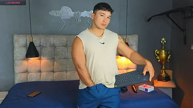 Horny nick18 online show from January 7, 10:53 am