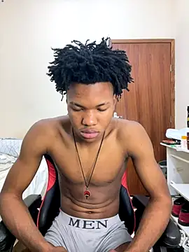 Snapshot of eunegrao chatting on October 9, 1:32 am eunegrao online show from October 9, 1:32 am