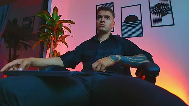 ALPHA DOMINUS  online show from April 12, 3:53 am