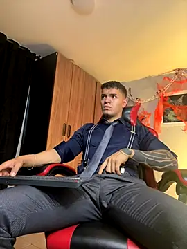 Snapshot of ALPHA_DOMINUS_ chatting on October 23, 4:27 am ALPHA DOMINUS online show from October 23, 4:27 am