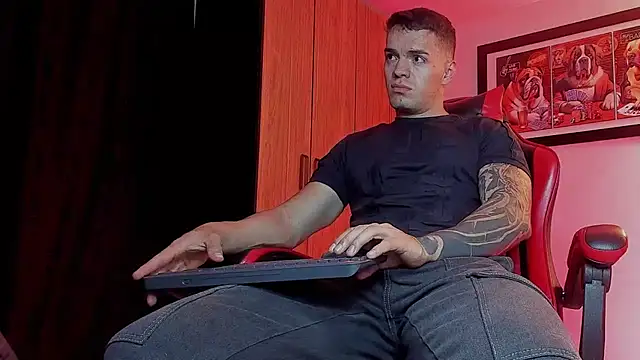 ALPHA DOMINUS  online show from January 18, 5:09 am