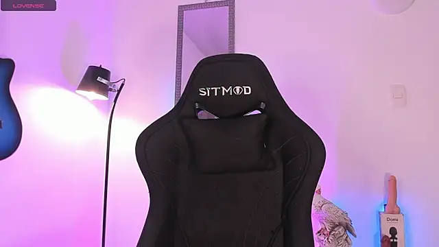 connorsmiith online show from May 30, 11:05 pm