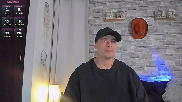 connorsmiith online show from November 11, 12:37 am