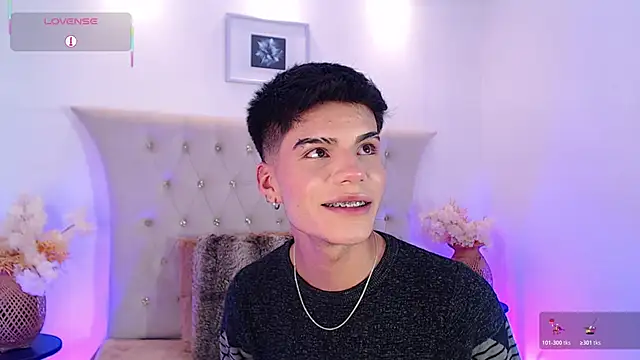 Dulcey  online show from November 26, 4:26 am