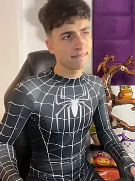 Snapshot of AdrianRinaldi chatting on October 24, 7:59 pm AdrianRinaldi online show from October 24, 7:59 pm