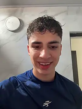 AdrianRinaldi online show from February 5, 8:05 pm