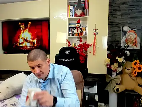 SpartacusDaddy48 online show from February 25, 10:55 pm