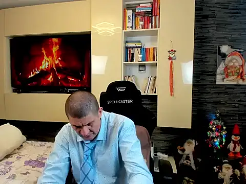 SpartacusDaddy48 online show from February 24, 7:14 pm