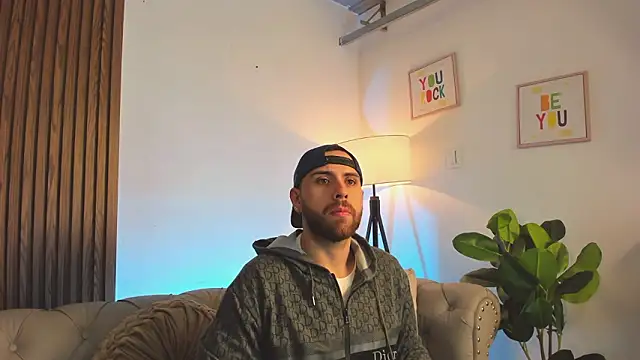 Maximo Wolff online show from February 22, 10:22 pm