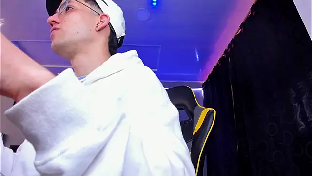 alexgiraldo   online show from November 21, 12:15 pm