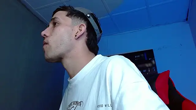 alexgiraldo   online show from May 16, 11:47 pm