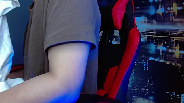 alexgiraldo   online show from April 30, 12:01 pm