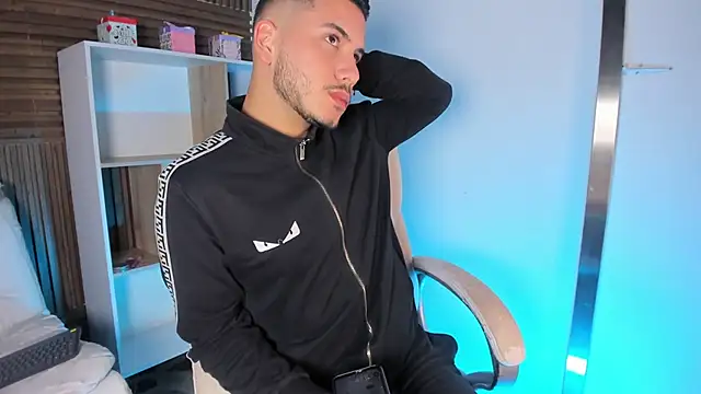 Snapshot of Axel_grey_ chatting on September 18, 12:18 pm Axel grey  online show from September 18, 12:18 pm