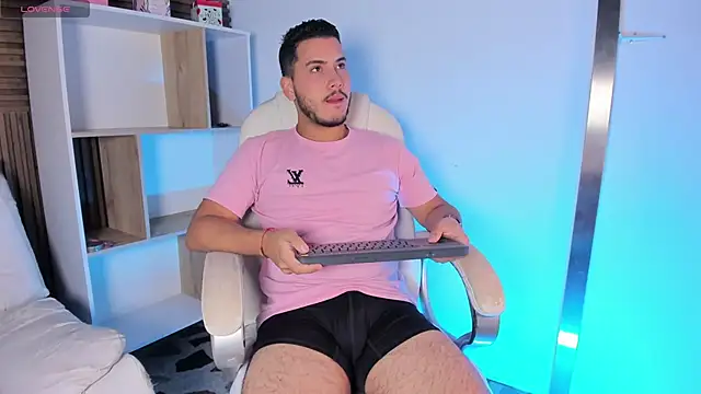 Snapshot of Axel_grey_ chatting on October 5, 1:04 pm Axel grey  online show from October 5, 1:04 pm