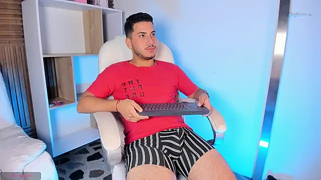 Snapshot of Axel_grey_ chatting on September 16, 2:29 pm Axel grey  online show from September 16, 2:29 pm