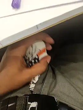 hotboy43339 online show from December 2, 4:26 am