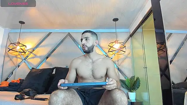 Yiyo10  online show from April 8, 3:51 am