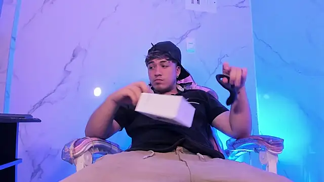 juanmechanic  online show from April 10, 4:52 am