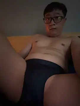 AndrewP13331 online show from April 22, 1:12 am