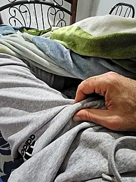 fena-sikerimmm online show from December 18, 10:50 pm