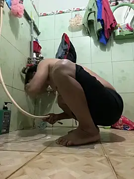 hotboy2x online show from December 3, 9:54 pm