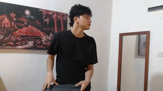 alice julls online show from November 15, 7:49 pm