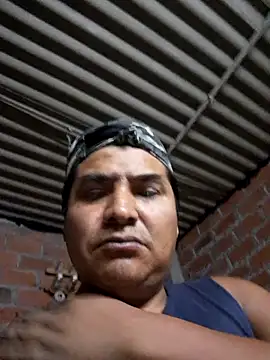 Manuelit18 online show from August 8, 12:50 am