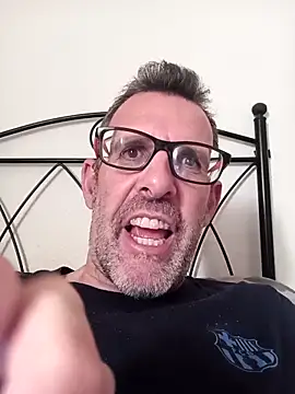 gigolobcn online show from April 17, 4:31 pm