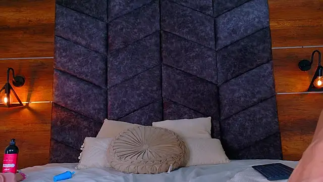 Nickifox   online show from January 7, 7:41 pm