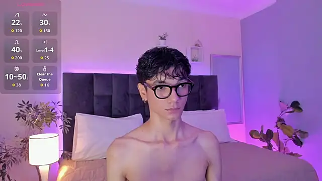 Phillicious   online show from December 2, 9:40 pm