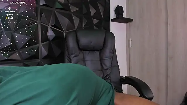 OstinDaniels online show from October 27, 10:56 pm