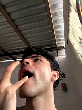 Axel-Mejia online show from December 18, 7:10 pm