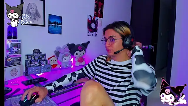 KeitaMoon online show from December 3, 2:45 pm