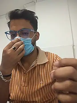 themasklover online show from May 18, 9:26 am