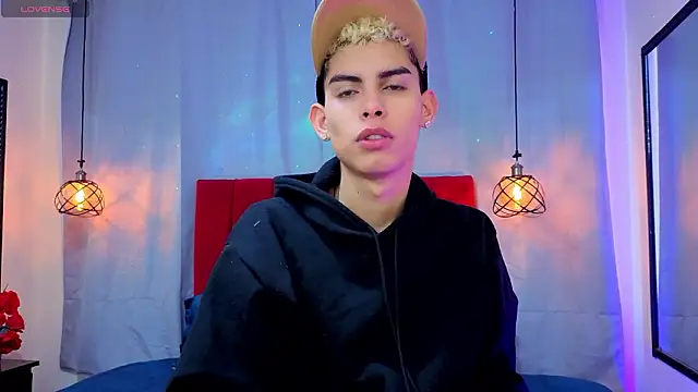 Room 69x online show from March 4, 12:34 pm