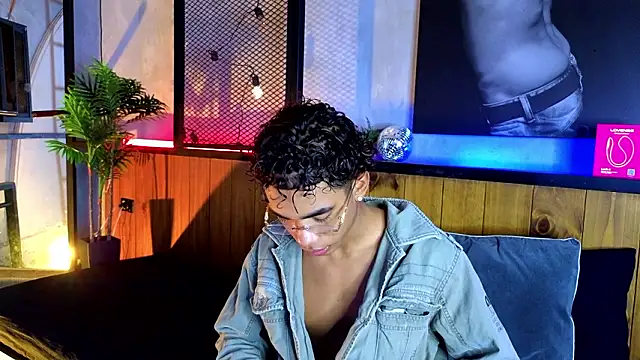 AlanCutee online show from March 10, 4:24 pm