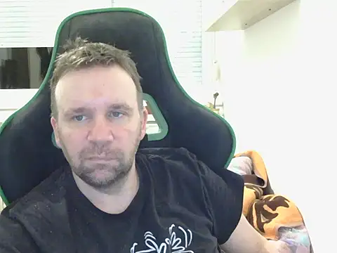 kristianss08 online show from February 2, 11:02 pm