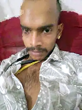 yashuuuu021 online show from April 1, 1:41 pm