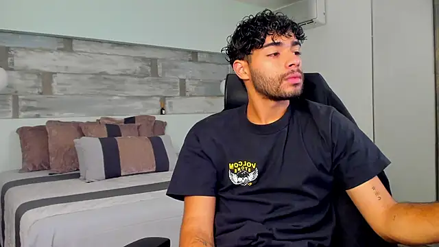 RaphaelDufort online show from December 16, 5:53 pm