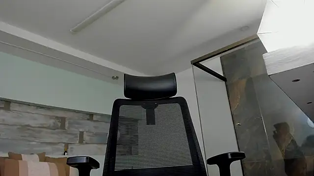 RaphaelDufort online show from December 13, 7:53 pm