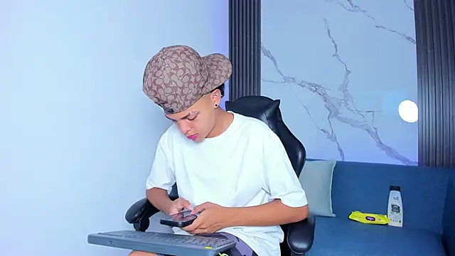 ThiagoCollin online show from September 8, 8:19 pm