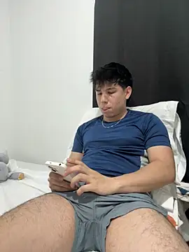 Axel es online show from February 1, 8:18 pm