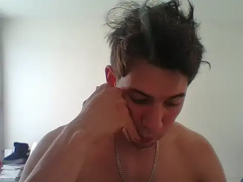 Maxtaylor18 online show from February 18, 9:01 pm