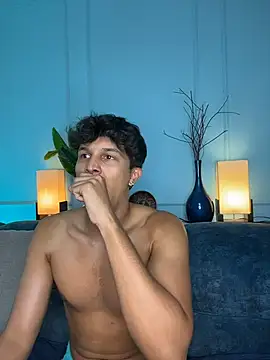 Leo Savage  online show from March 27, 8:26 am