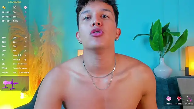 Leo Savage  online show from April 6, 4:31 am