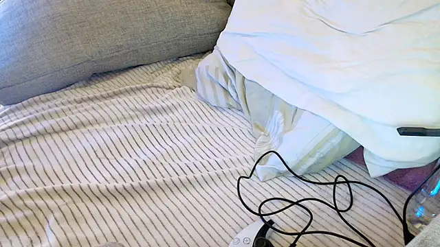 Breezydicksn online show from December 21, 6:05 pm